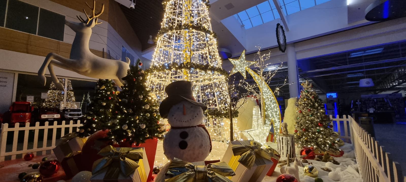 Décoration de Noël professionnelle - Centre E. Leclerc Hazebrouck